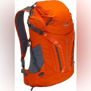 NWT ALPS Mountaineering Baja 20L Pack